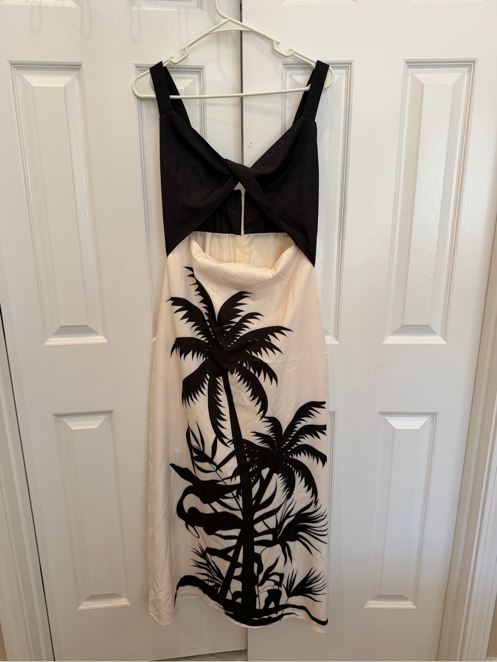 Commense Black & Cream Palm-Print Midi Dress